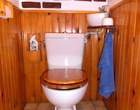 WiCi Mini, kleines Waschbecke für WC Holzdekor - Herr C (84) - 1 auf 2